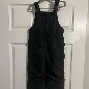 Black 2t snow pants